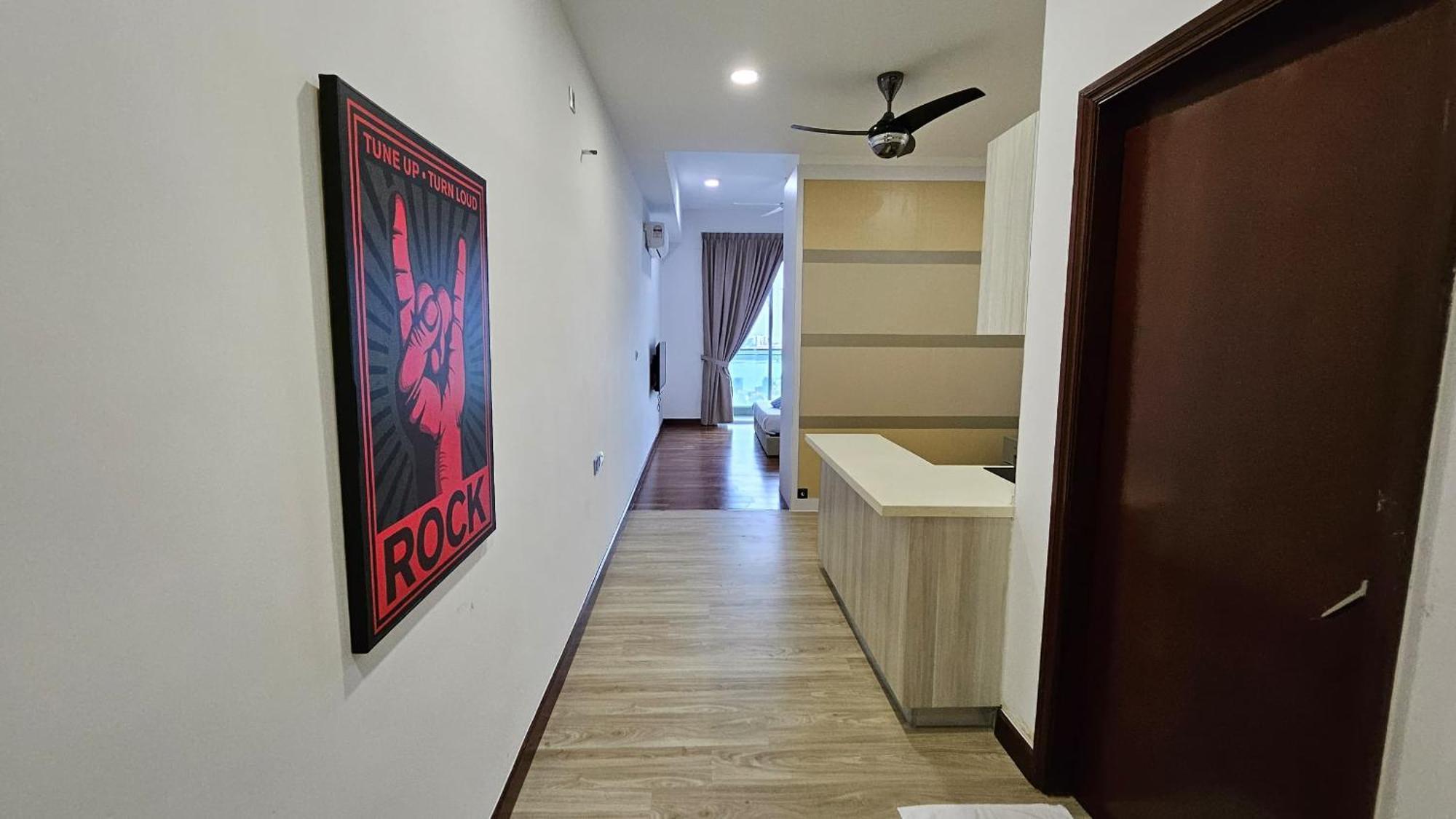 Paragon Suites Studios With Private Jacuzzi Near Ciq Rts Johor Bahru Exteriör bild