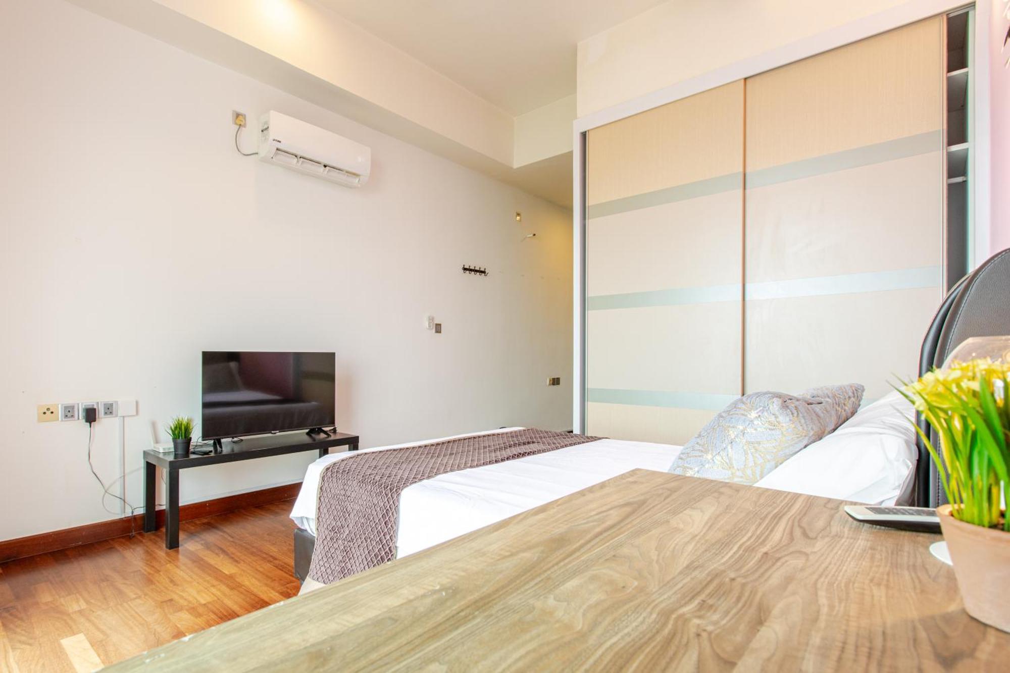 Paragon Suites Studios With Private Jacuzzi Near Ciq Rts Johor Bahru Exteriör bild