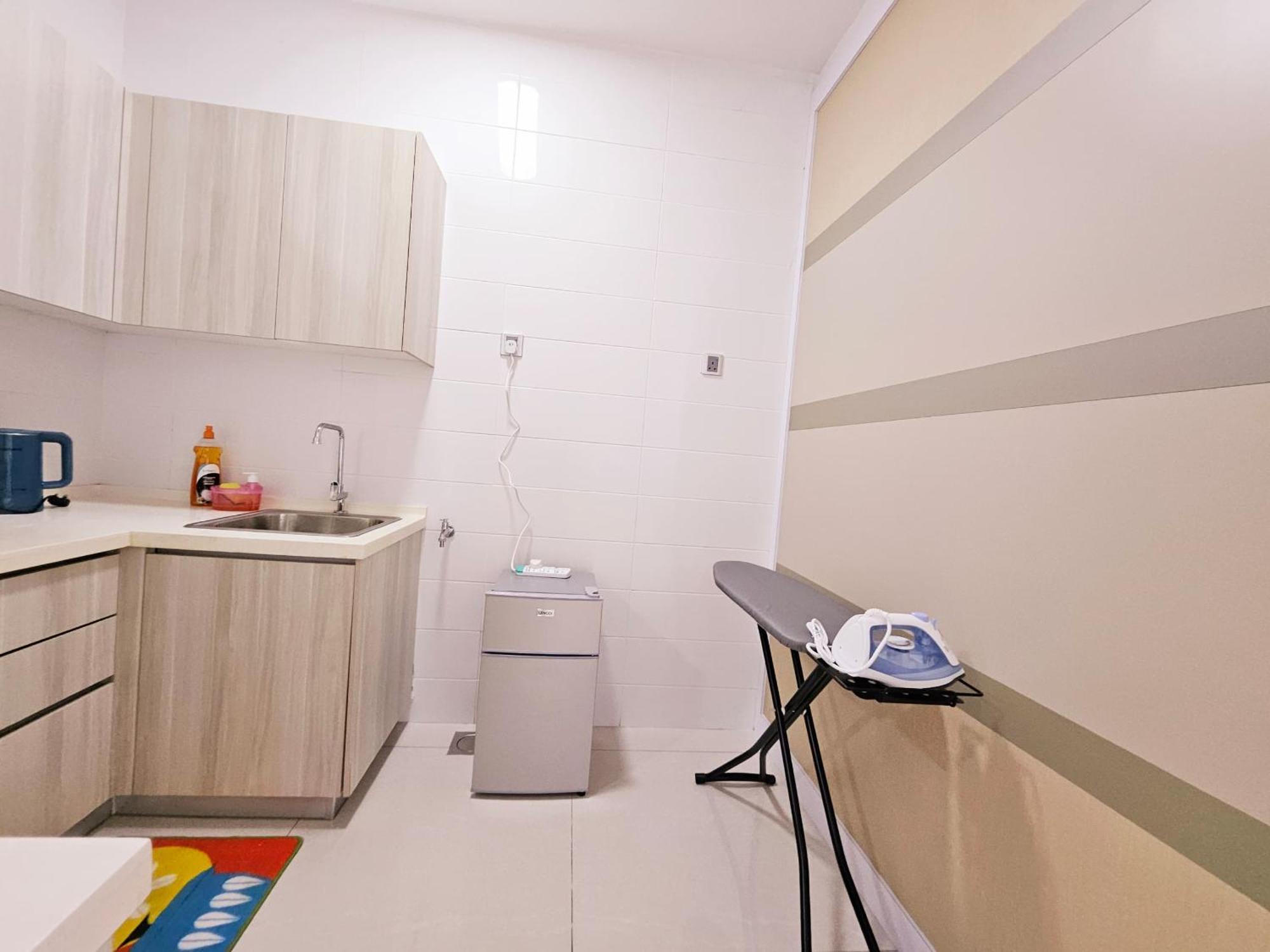 Paragon Suites Studios With Private Jacuzzi Near Ciq Rts Johor Bahru Exteriör bild