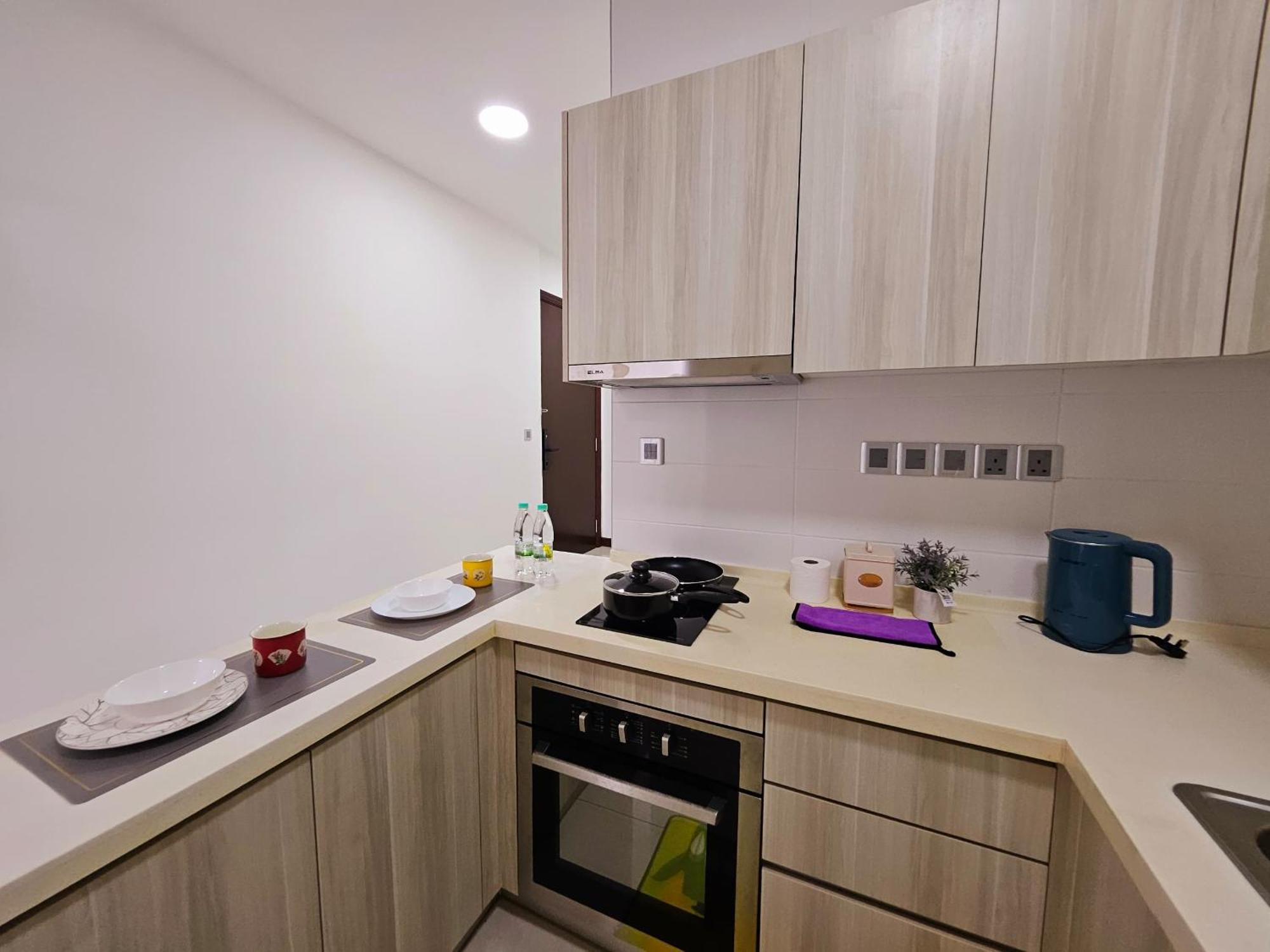 Paragon Suites Studios With Private Jacuzzi Near Ciq Rts Johor Bahru Exteriör bild