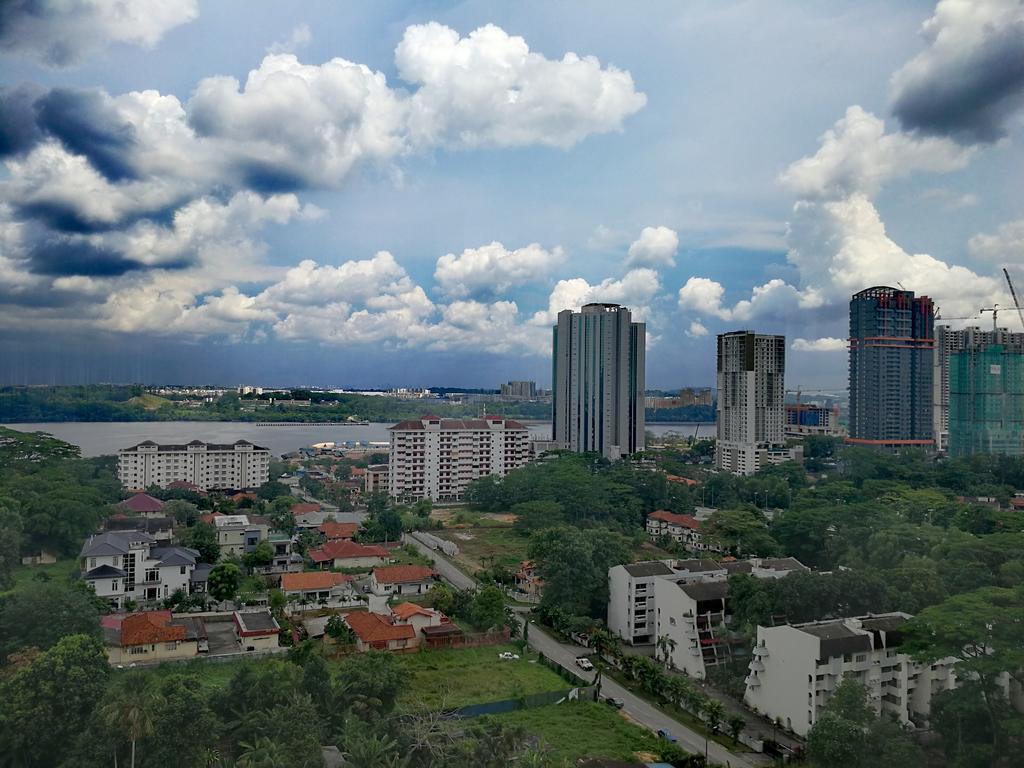 Paragon Suites Studios With Private Jacuzzi Near Ciq Rts Johor Bahru Exteriör bild