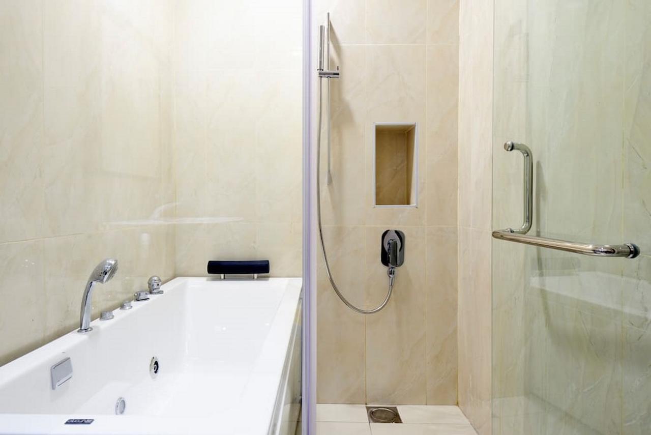 Paragon Suites Studios With Private Jacuzzi Near Ciq Rts Johor Bahru Exteriör bild