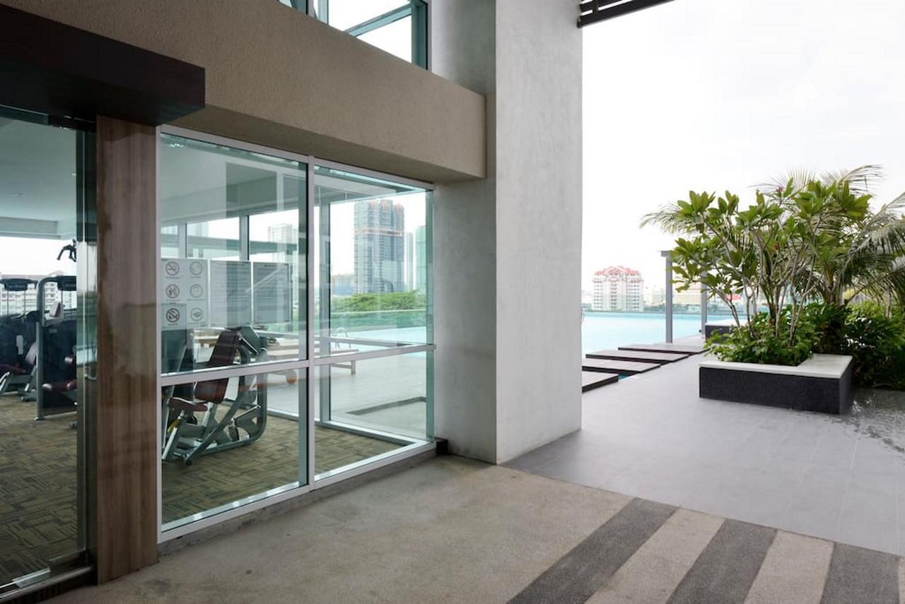 Paragon Suites Studios With Private Jacuzzi Near Ciq Rts Johor Bahru Exteriör bild